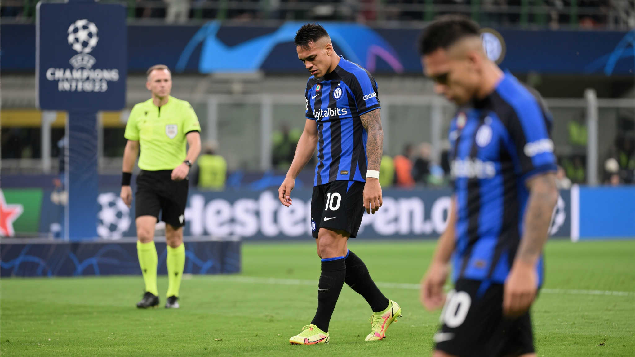 劳塔罗:欧冠决赛遗憾难忘,重整旗鼓再出发 前言:勇者直面伤痛,以行动书写复兴篇章!
202